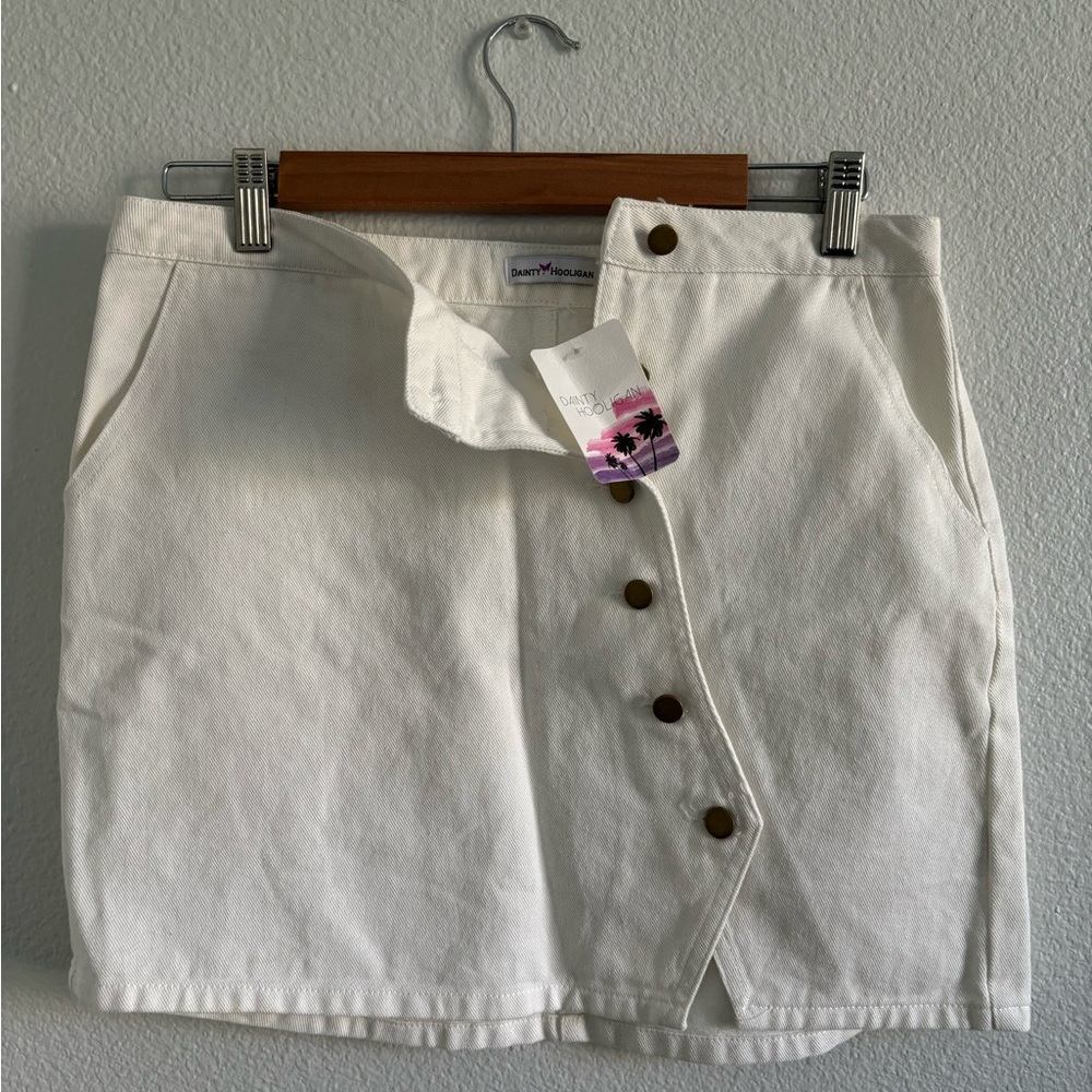 White Skirt NWT Size Medium Buttondown